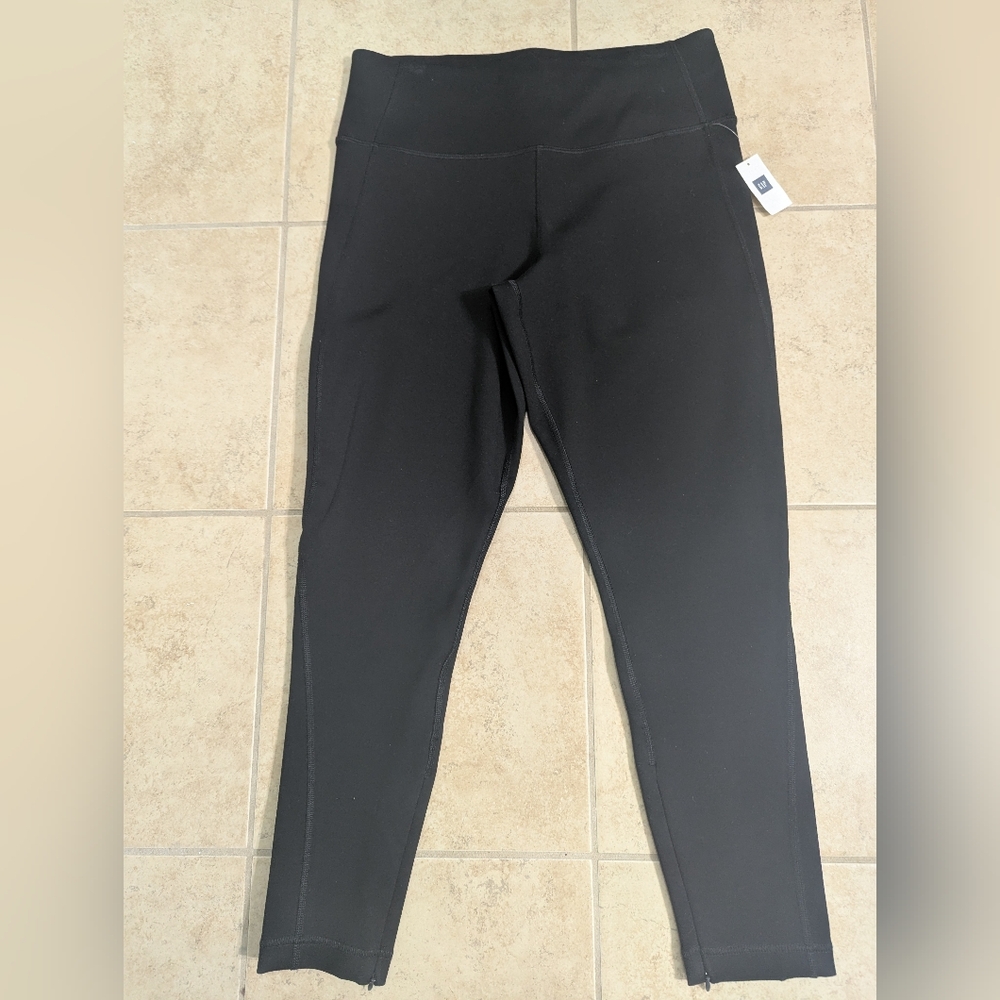 NWT Gap Black Leggings - Sz M